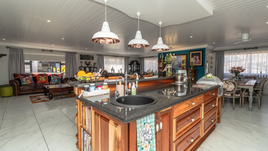 4 Bedroom Property for Sale in Monte Christo Western Cape